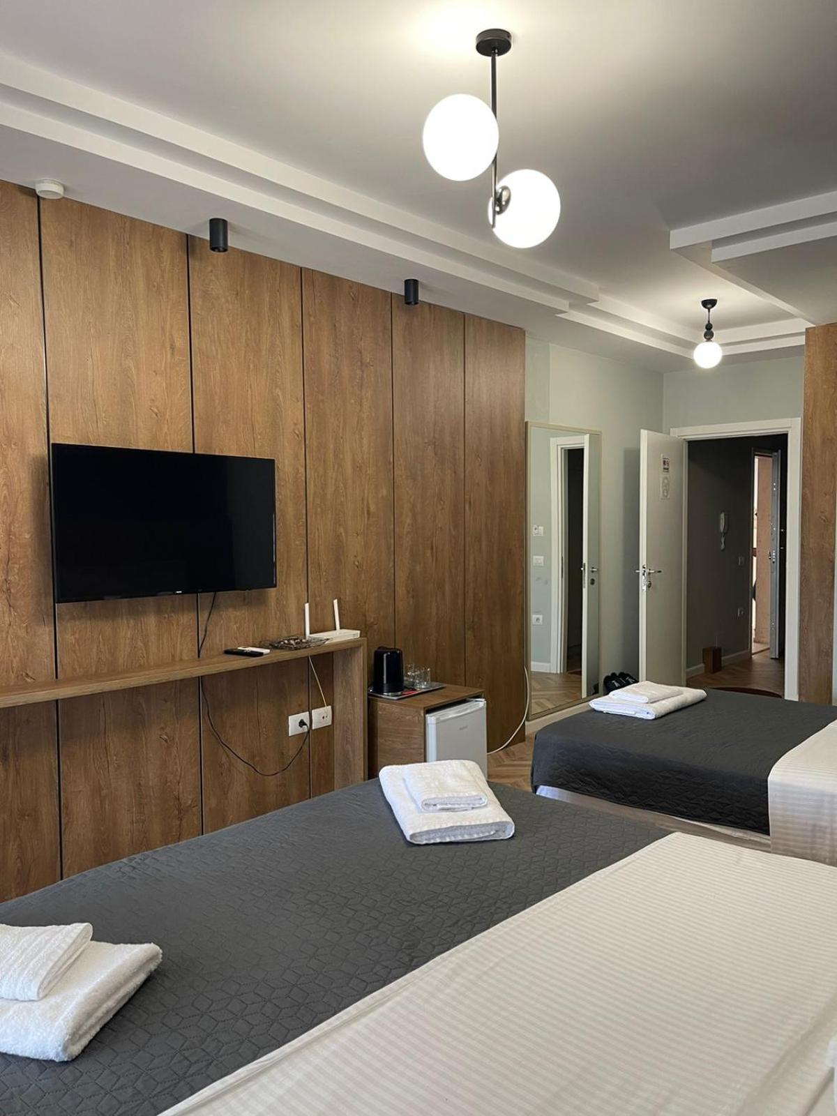 Your Apart Hotel ติรานา ภายนอก รูปภาพ