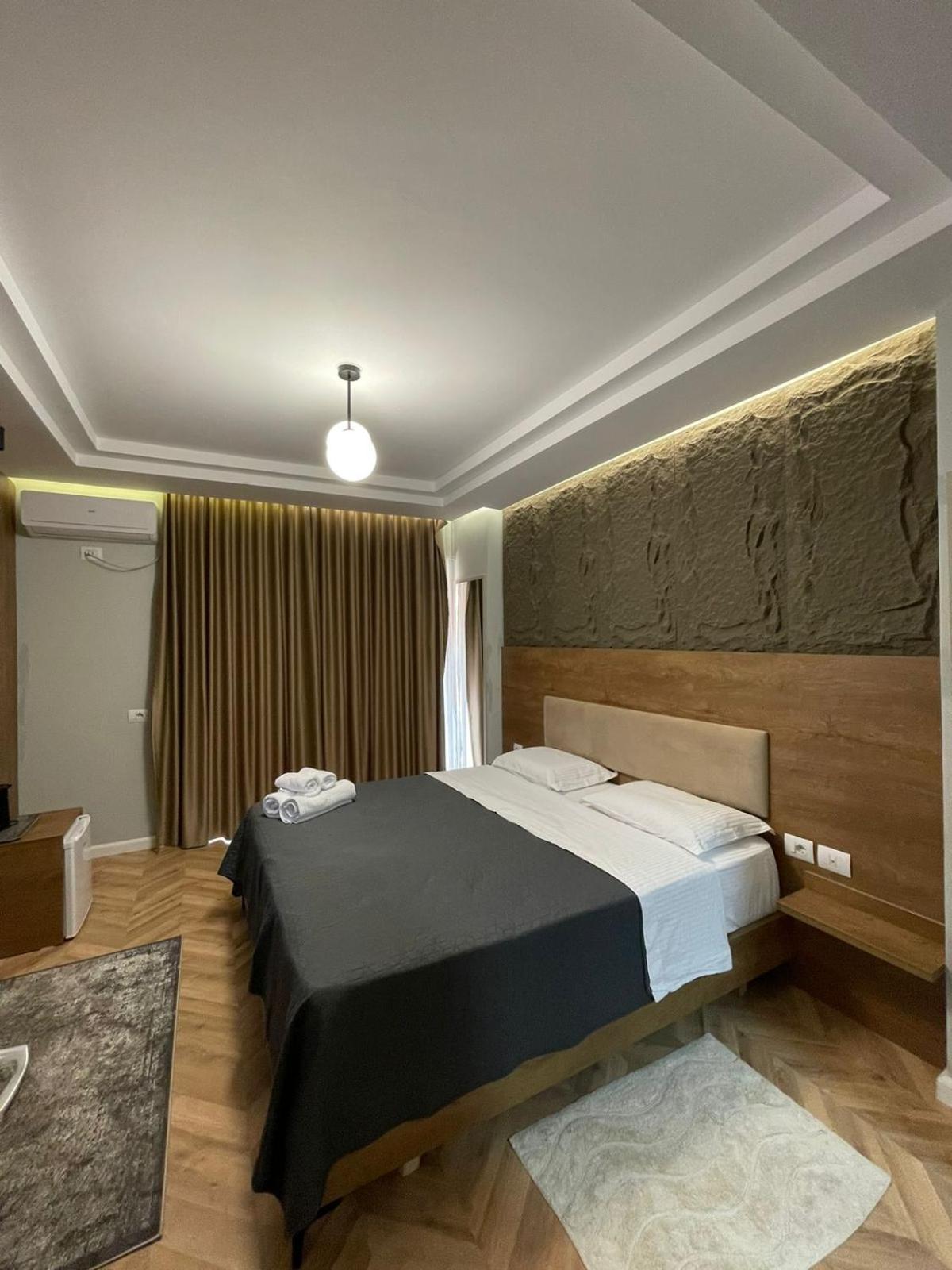 Your Apart Hotel ติรานา ภายนอก รูปภาพ